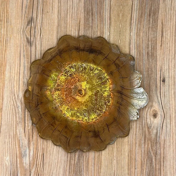 vintage iridescent gold carnival glass Marigold flower bowl - Picture 2 of 2